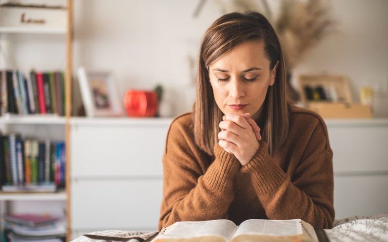 25 Inspirational Bible Verses About Praying for Others